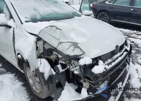 2015 Volkswagen Golf Tsi S 4-Door z USA, uszkodzony, nr VIN 3VW217AU2FM008880